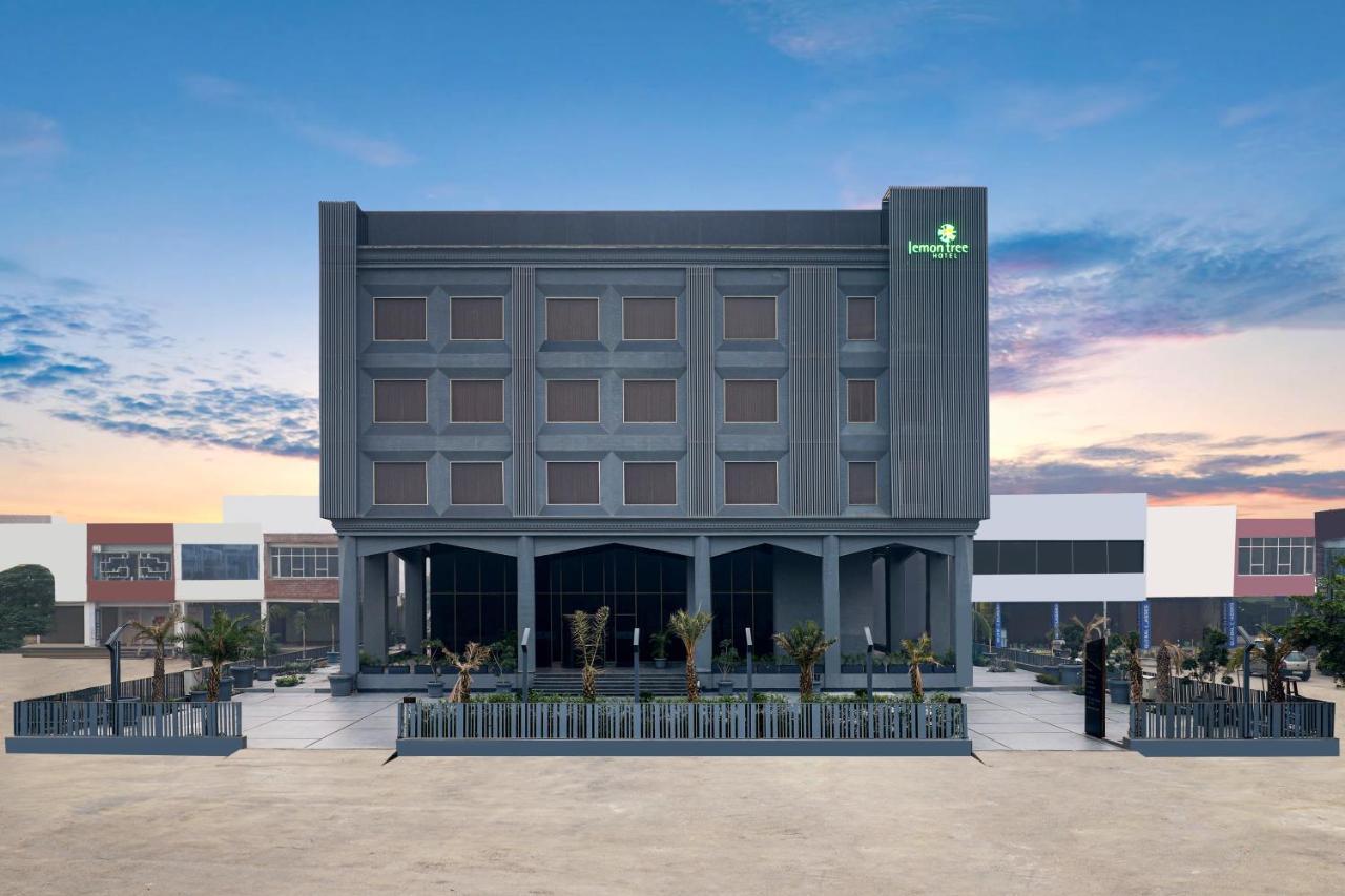 Lemon Tree Hotel, Hisar Екстер'єр фото